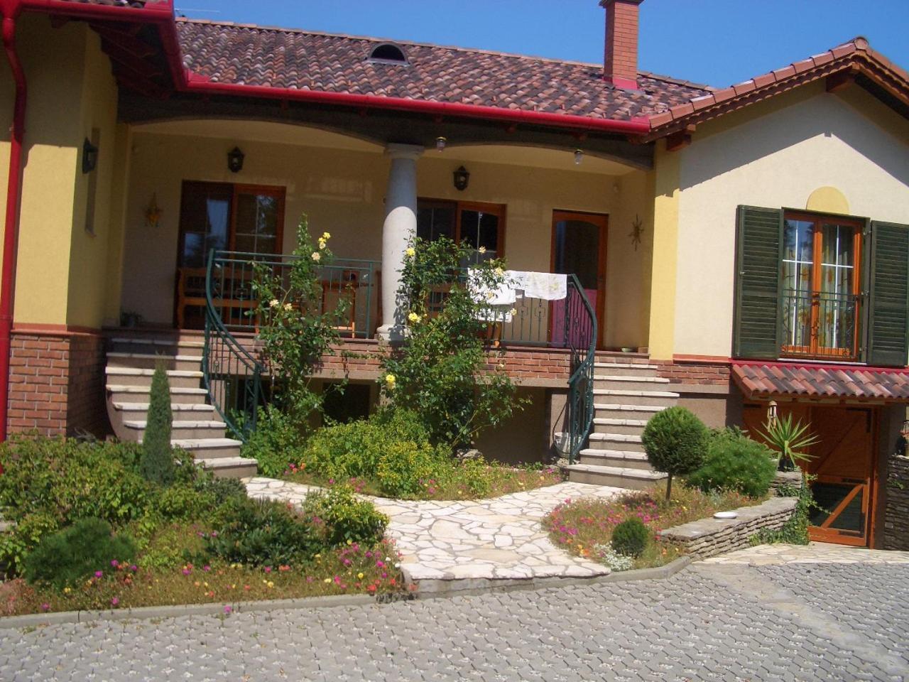 Bundi Vendégház Kehidakustány Exterior foto